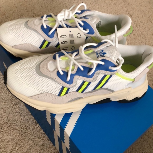 Adidas OZWEEGO shoes - Picture 2 of 8